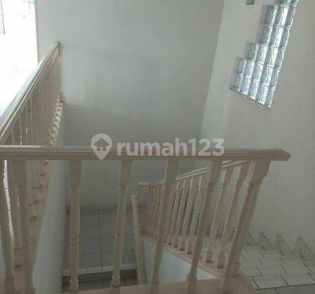 Disewakan Rumah Bagus Nan Asri, Posisi Hook, Taman Belakang Samping 2