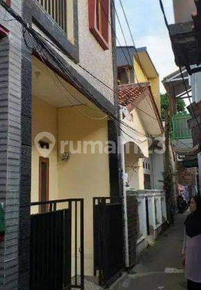 rumah bagus 2 lantai siap huni akses gg motor di batu ampar condet 1