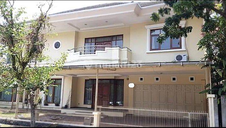 rumah lux di istana regency 1 belakang btc daerah pasteur bandung 1