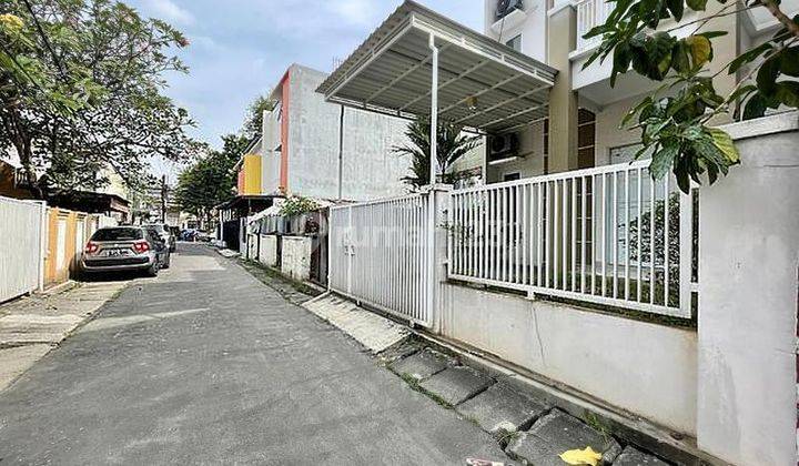 Tebet utara rumah siap huni akses jalan 2 mobil dekat taman 1