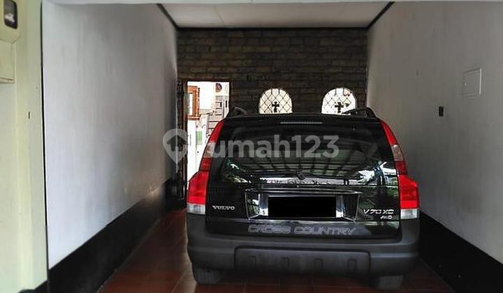 Ready-to-Occupy House in a Serene Complex in Cinere, Depok 2