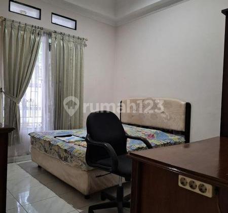 Ready-to-Occupy House in a Complex in Cinere Depok, Safe Environment, Two-Car Road. 2