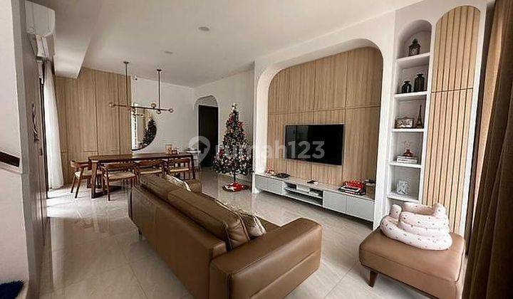 Rumah cantik sudah renovasi siap huni hunian nyaman  Di Mozia Amata 1