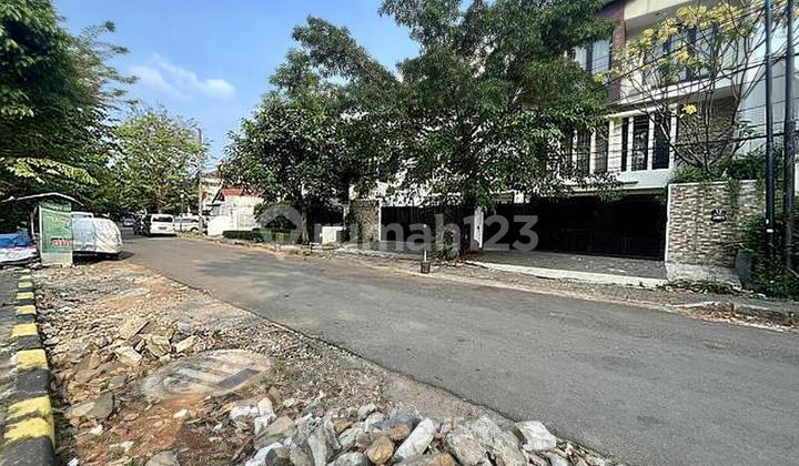 Rumah di Tebet utara, akses jalan 3 mobil seperti dalam komplek