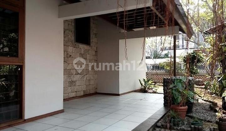 Di Rumah di Alam Segar , Pondok Indah , Jaksel