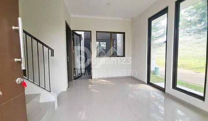 Rumah hoek, 2lt ,depan taman Fortune di Graha Raya, Tangerang Sel 2