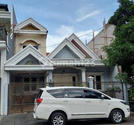 Rumah 2 Lantai Luas 9x18 162m2 Type 3+1KT di Perumahan Gading Serpong Tangerang 1