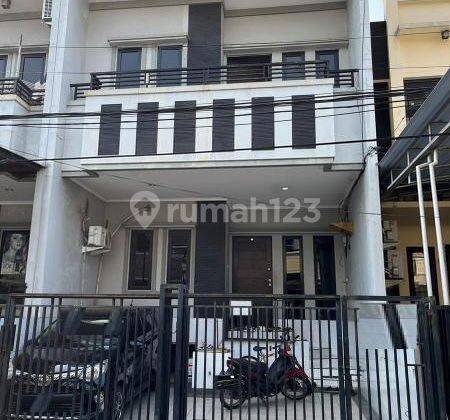 Rumah 2 Lantai Luas 6x15 Type 4+1KT di Kelapa Gading Jakarta Utara 1