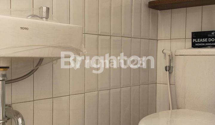 NORTHWEST CENTRAL CITRALAND, RUMAH 3 LANTAI START 1 M-AN  PERTAMA RUMAH 3 LANTAI LAKE VIEW DI SURABAYA