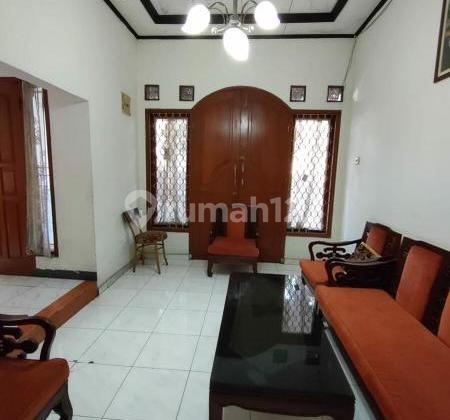Two-story second-hand house, spacious, in Jati Rasa, near Galaxy. 2