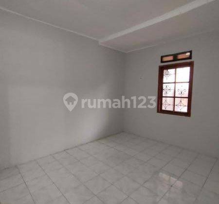Rumah 2 lantai second sangat terawat di Jati Rasa Jati Asih Bekasi 2