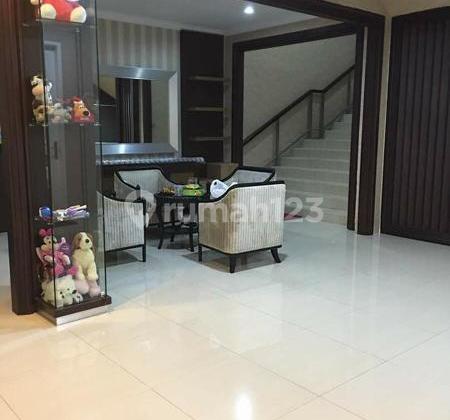 White jasmine center 2