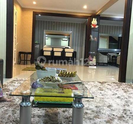 White jasmine center