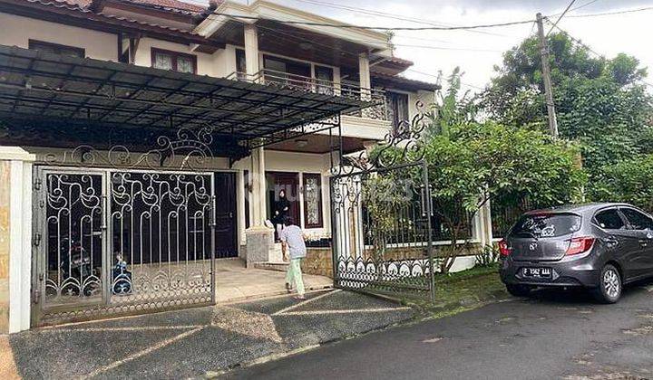 Rumah Dengan Kolam Renang View Gunung Dalam Cluster Di Yasmin 1