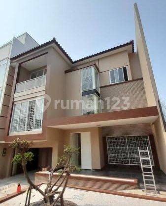 Turun Harga 12x30. 2.5lt. Pinggir Jln Raya. Semi Furnished. 1