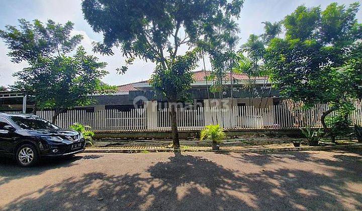 Rumah besar hitung tanah komplek Graha Baru Veteran Jakarta selatan 1