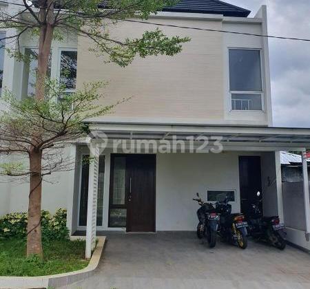Rumah Townhouse Modern Exclusive Baru dan Mewah di Cinere Dekat Tol