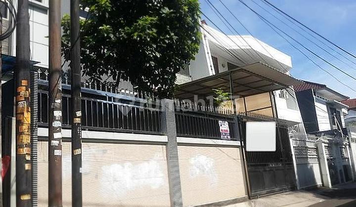 Second-hand house still good location Tomang.