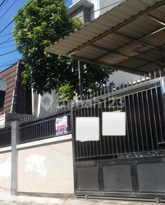 Second-hand house still good location Tomang. 2