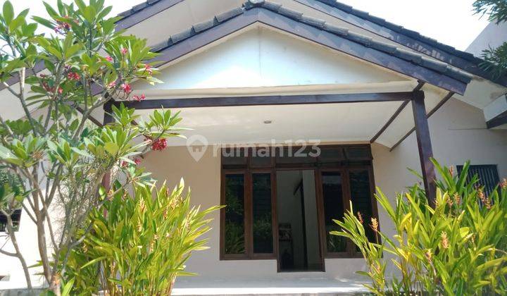 Rumah Asri, halaman luas, siap huni di Joglo 2