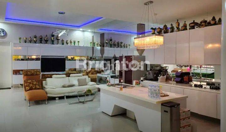 Rumah Mewah dan Megah Furnished di Araya 2