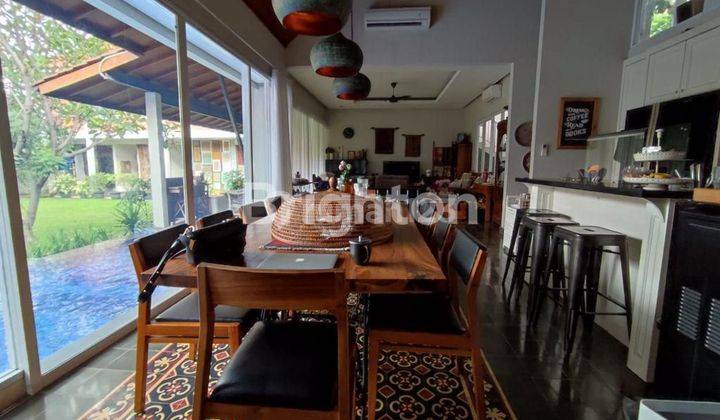 RUMAH LUAS FULL FURNISHED DENGAN PRIVATE POOL AREA BINTARO SEKTOR2 (JRA168) 1