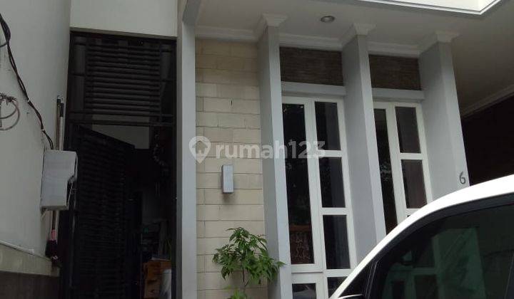 Rumah Besar 3 Lantai di Kelapa Gading Jakarta Utara 1