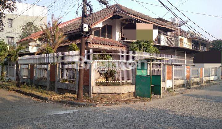 RUMAH HOOK DALAM KOMPLEK JELAMBAR JAKARTA BARAT 2