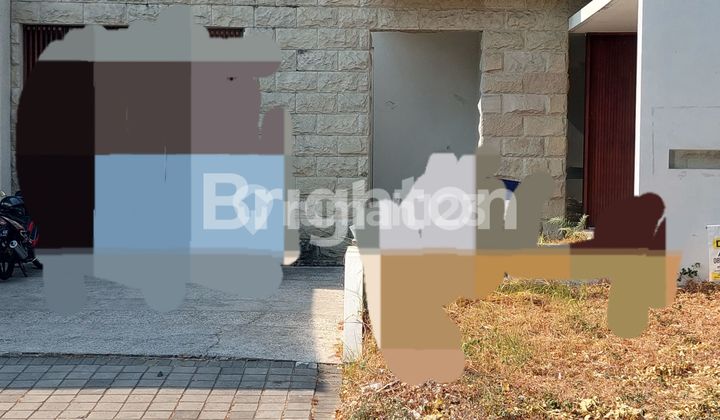 Raya Eastwood citraland row jalan luasss bisa 4 mobil lebih