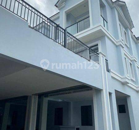 Rumah Lavon 2, 3 lantai, Type Double Decker, Smart door lock system 2