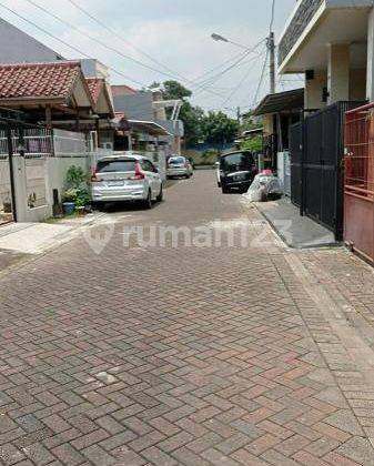 Rumah tua hitung tanah di Duta Garden, Luas 165 meter, SHM 2