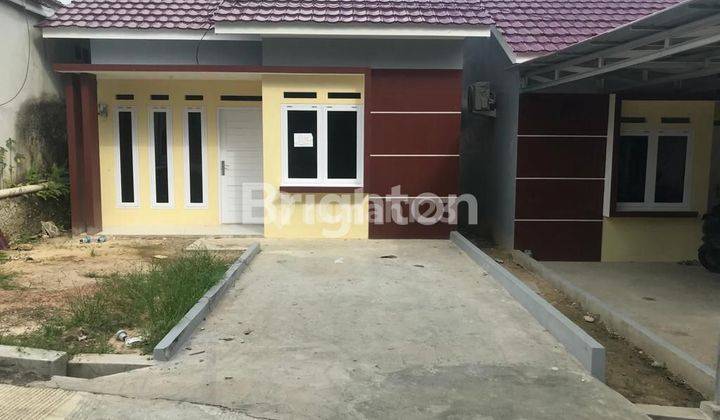 DI  RUMAH BARU READY STOCK DAN SIAP HUNITANPA DP (DP 0%) & BEBAS SEMUA BIAYA2 NYA 1