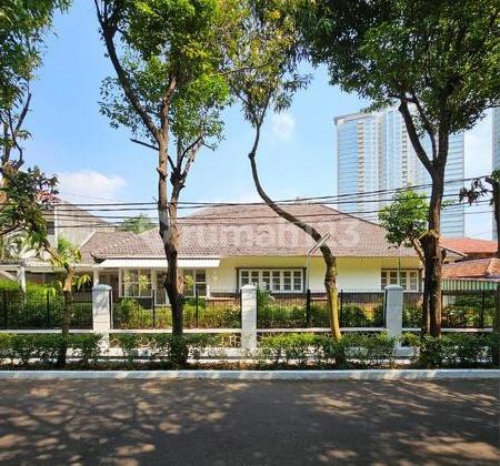 Martimbang Kebayoran Baru Depan Taman