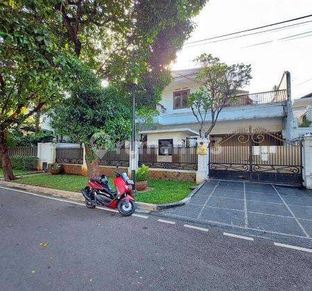 Rumah kokoh luas 716m s.pool best deal Menteng Jakarta Pusat 1