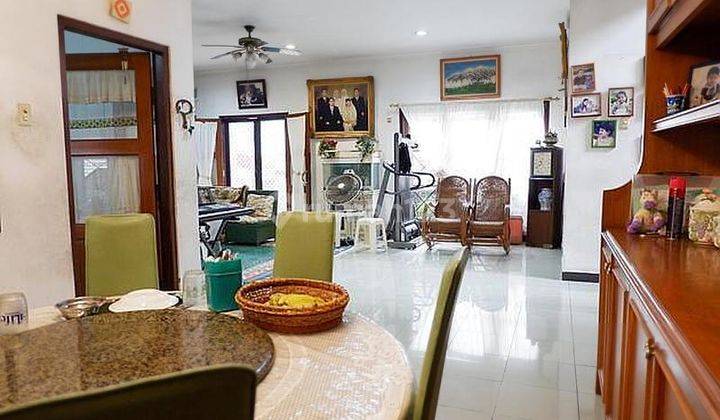 Rumah 5BR di Mampang Prapatan, Jakarta Selatan 2