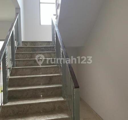 Rumah baru dan siap huni di Golf Island PIK 2