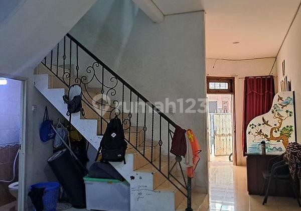 Secondhand House in the Tomang Area 2