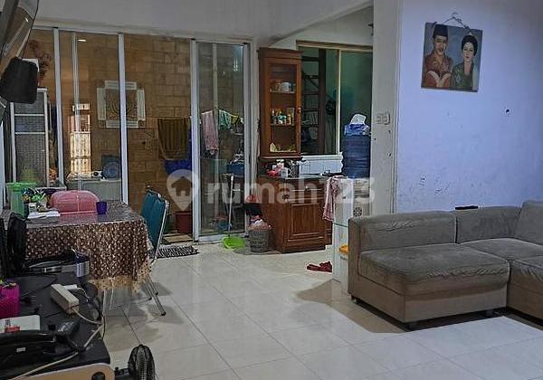 Secondhand House in the Tomang Area Secondhand House in the Tomang Area