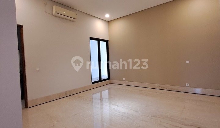 Turun Harga Rumah 3 Lantai Hang Lekiu Kebayoran Baru