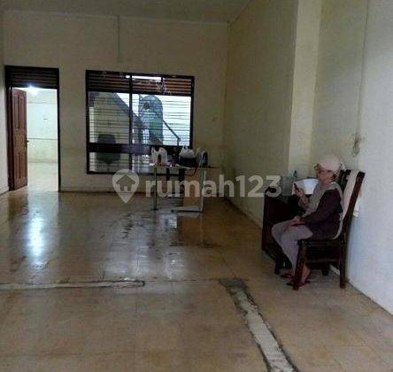 Di Rumah Bekas di Cempaka Putih Tengah