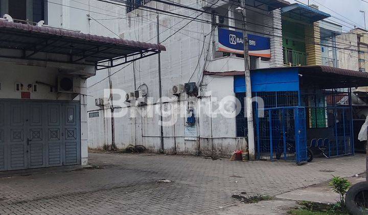 Komplek Captiva terletak dipinggir jalan lintas 1