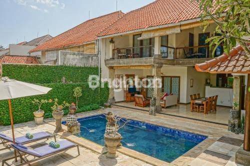 VILLA 2 LANTAI DI BATU BELIG, SEMINYAK BALI 1