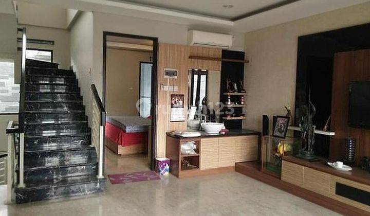 Sudirman Town House Strategis Langka Furnished Lux Disewakan 1