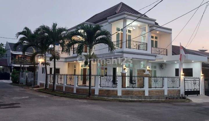 Rumah Baru Semi Furnished Hook di Regensi Melati Mas, Serpong, Tangsel 2