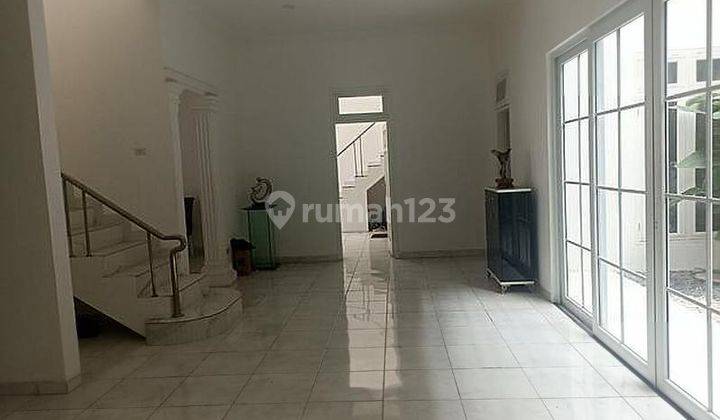 Di Rumah 2 Lt cocok buat kantor di Durensawit Jakarta Timur 2