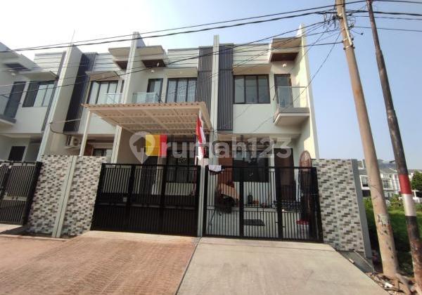RUMAH BRAND NEW MINIMALIS SUDAH TINGGI DARI JALAN DI IMPERIAL GADING KELAPA GADING 2