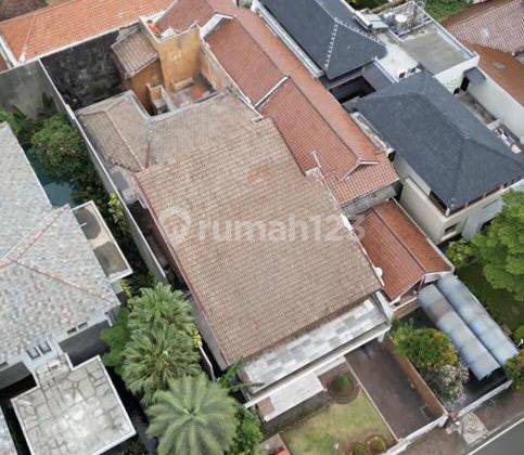 Rumah di Menteng Jalan 2 Mobil 2