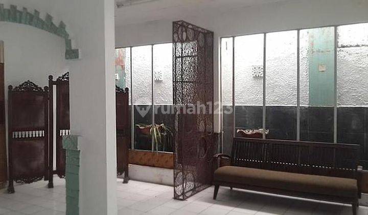 Rumah Disewakan Di Kemang Lokasi Tenang dan Strategis Security 24 Jam 1