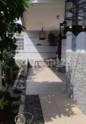 Rumah Hook Semifurnished  Bagus Di Indraprasta  2