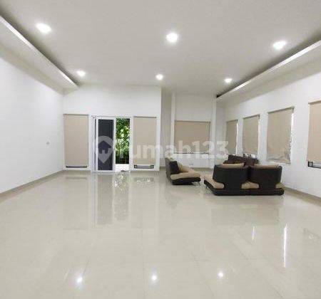 Dikontrakan rumah bagus fullfurnished  di sentul city 2